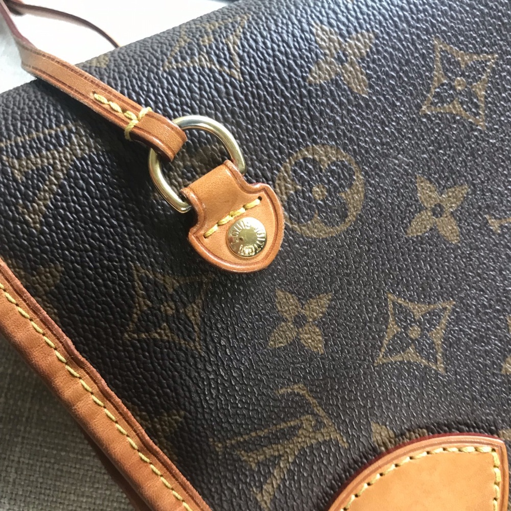 Louis Vuitton Neverfull MM Logo Tote - Picture 5 of 8
